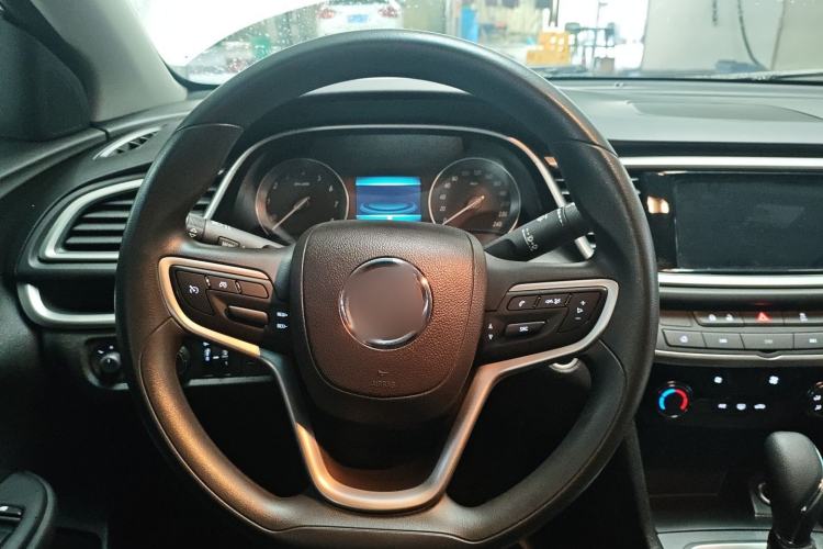 Used Buick GT 2021 Revised Version Flagship 1.5L Automatic Entry-Level Trim Steering Wheel