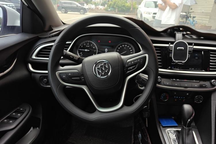 Used Buick GT 2021 Revised Version Flagship 1.5L Automatic Elite Edition Steering Wheel