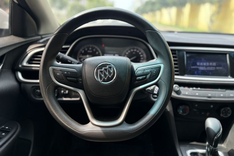 Used Buick GT 2021 Revised Version Flagship 1.5L Automatic Elite Edition Steering Wheel