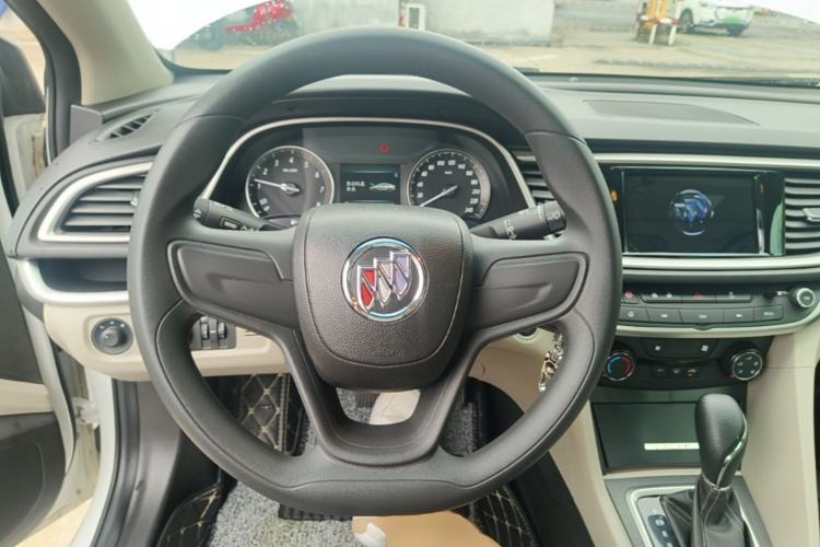 Used Buick GT 2021 Exemplar 1.5L Automatic Elite Version Steering Wheel