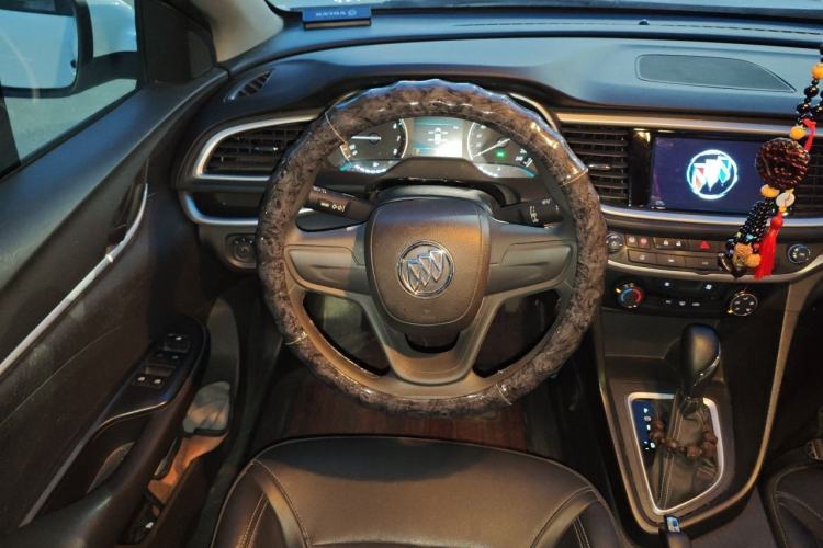 Used Buick GT 2021 1.3T Automatic Mild Hybrid Elite Version Steering Wheel