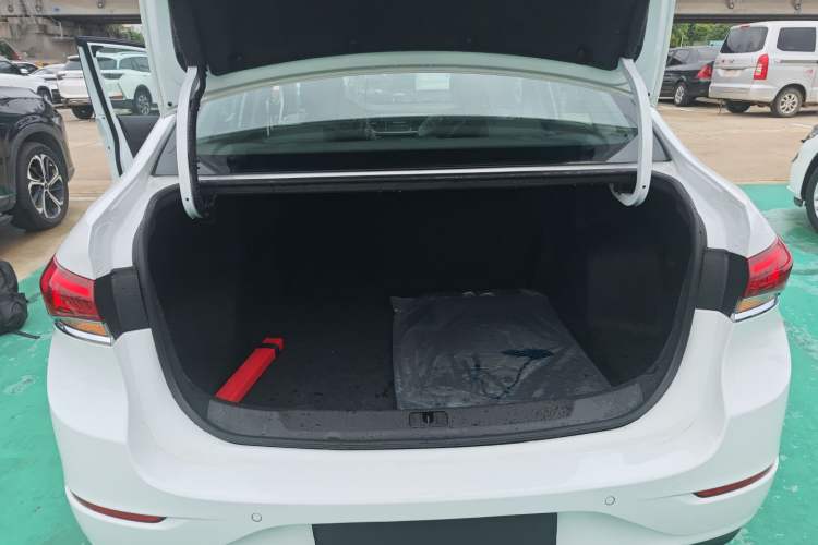 Used Buick GT 2021 Revised Version Flagship 1.5L Automatic Elite Edition Trunk