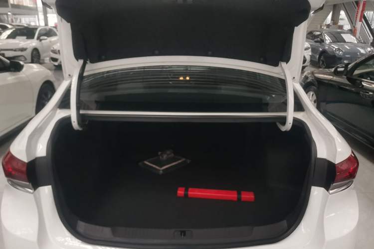 Used Buick GT 2021 Revised Version Flagship 1.5L Automatic Entry-Level Trim Trunk
