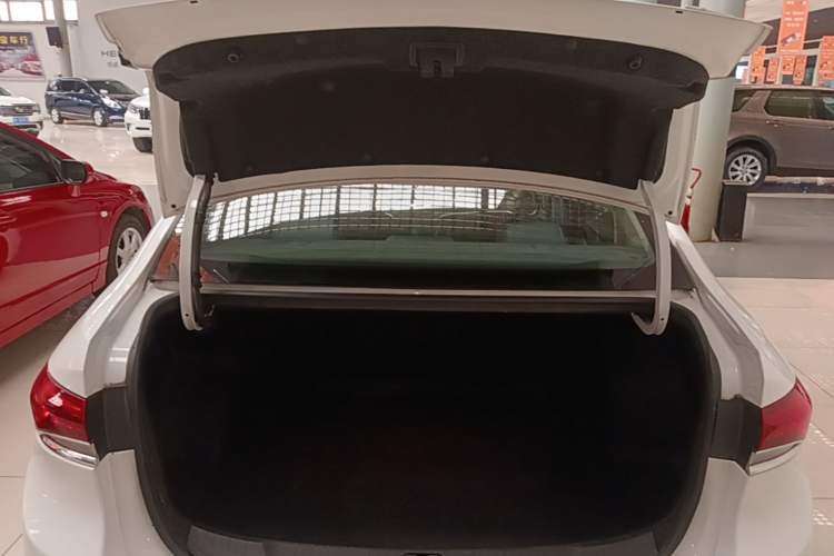 Used Buick GT 2021 Revised Version 1.3T Automatic Mild Hybrid Elite Edition Trunk