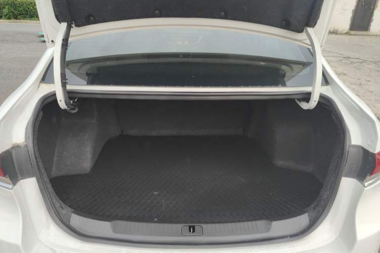 Used Buick GT 2021 Revised Version Flagship 1.5L Automatic Elite Edition Trunk