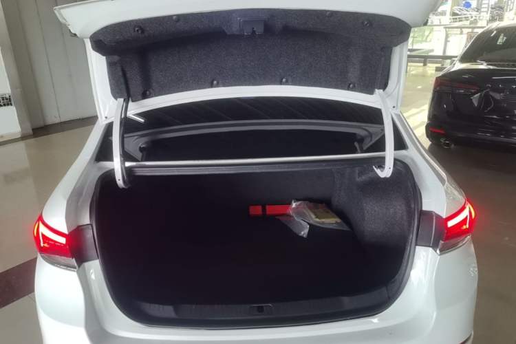 Used Buick GT 2021 Revised Version Flagship 1.5L Automatic Elite Edition Trunk