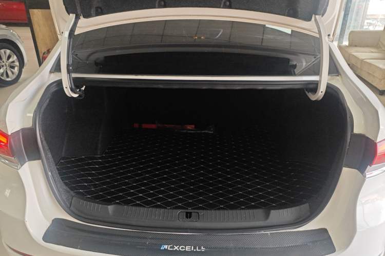 Used Buick GT 2021 1.3T Automatic Mild Hybrid Entry Model Trunk