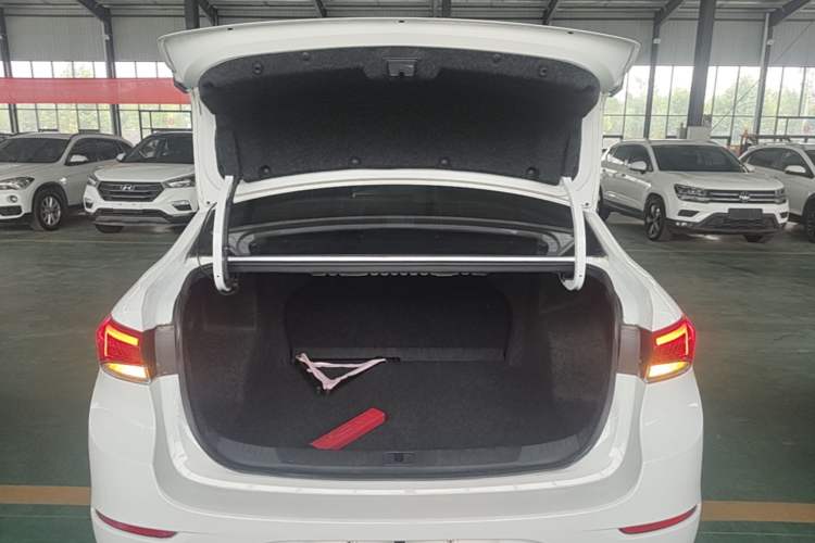 Used Buick GT 2021 Revised Version Flagship 1.5L Automatic Entry-Level Trim Trunk