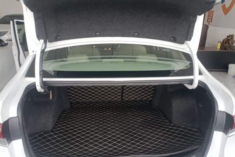 Used Buick GT 2021 Exemplar 1.5L Automatic Elite Version Trunk