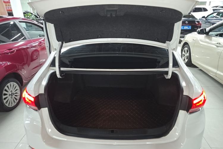 Used Buick GT 2021 Revised Version Flagship 1.5L Automatic Entry-Level Trim Trunk