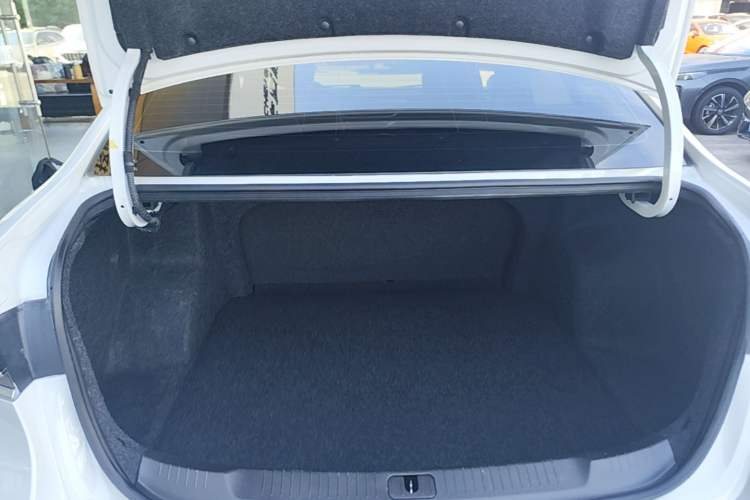Used Buick GT 2021 1.3T Automatic Mild Hybrid Elite Version Trunk