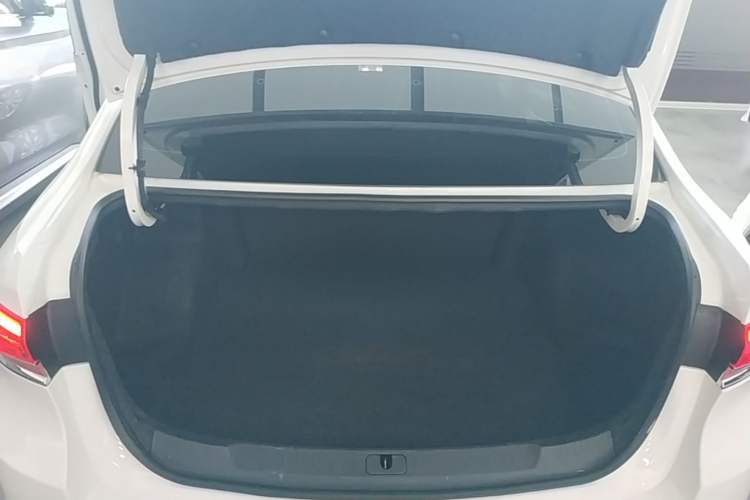 Used Buick GT 2021 Exemplar 1.5L Automatic Elite Version Trunk