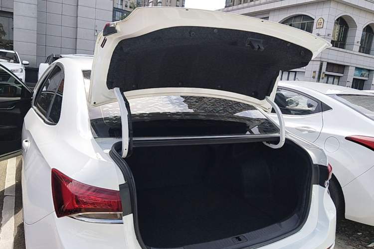 Used Buick GT 2021 Revised Version Flagship 1.5L Automatic Elite Edition Trunk