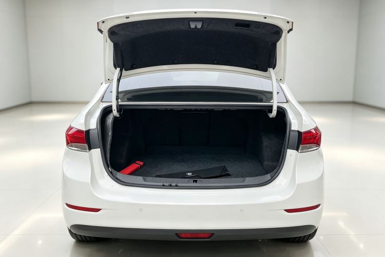 Used Buick GT 2021 Revised Version Flagship 1.5L Automatic Entry-Level Trim Trunk