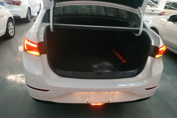 Used Buick GT 2021 Revised Version 1.3T Automatic Mild Hybrid Elite Edition Trunk