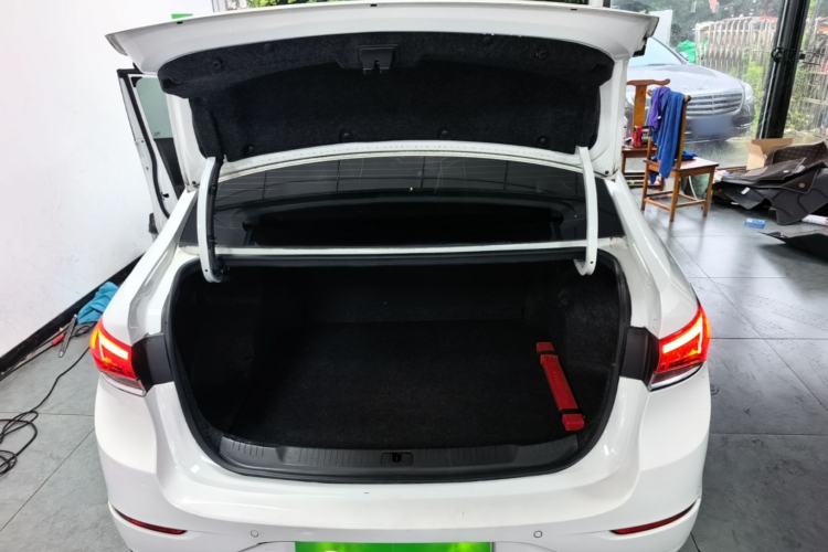 Used Buick GT 2021 Revised Version 1.3T Automatic Mild Hybrid Elite Edition Trunk