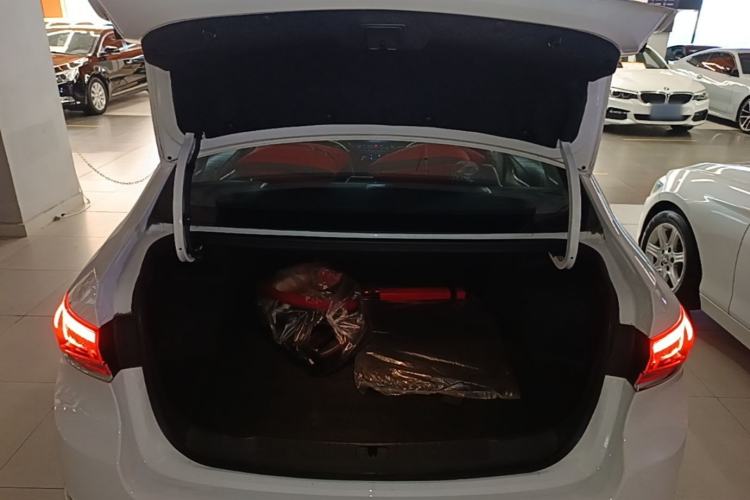 Used Buick GT 2021 Revised Version 1.3T Automatic Mild Hybrid Elite Edition Trunk
