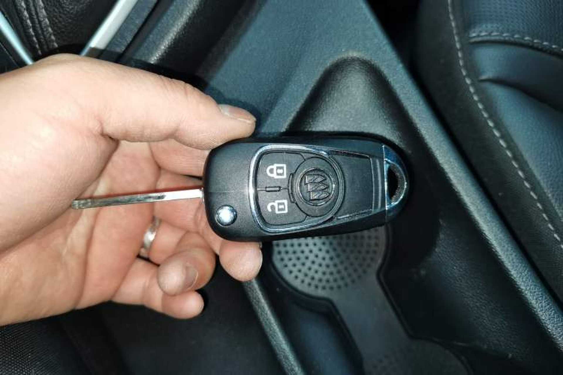 Used Buick GT 2021 Revised Version 1.3T Automatic Mild Hybrid Elite Edition Vehicle Key