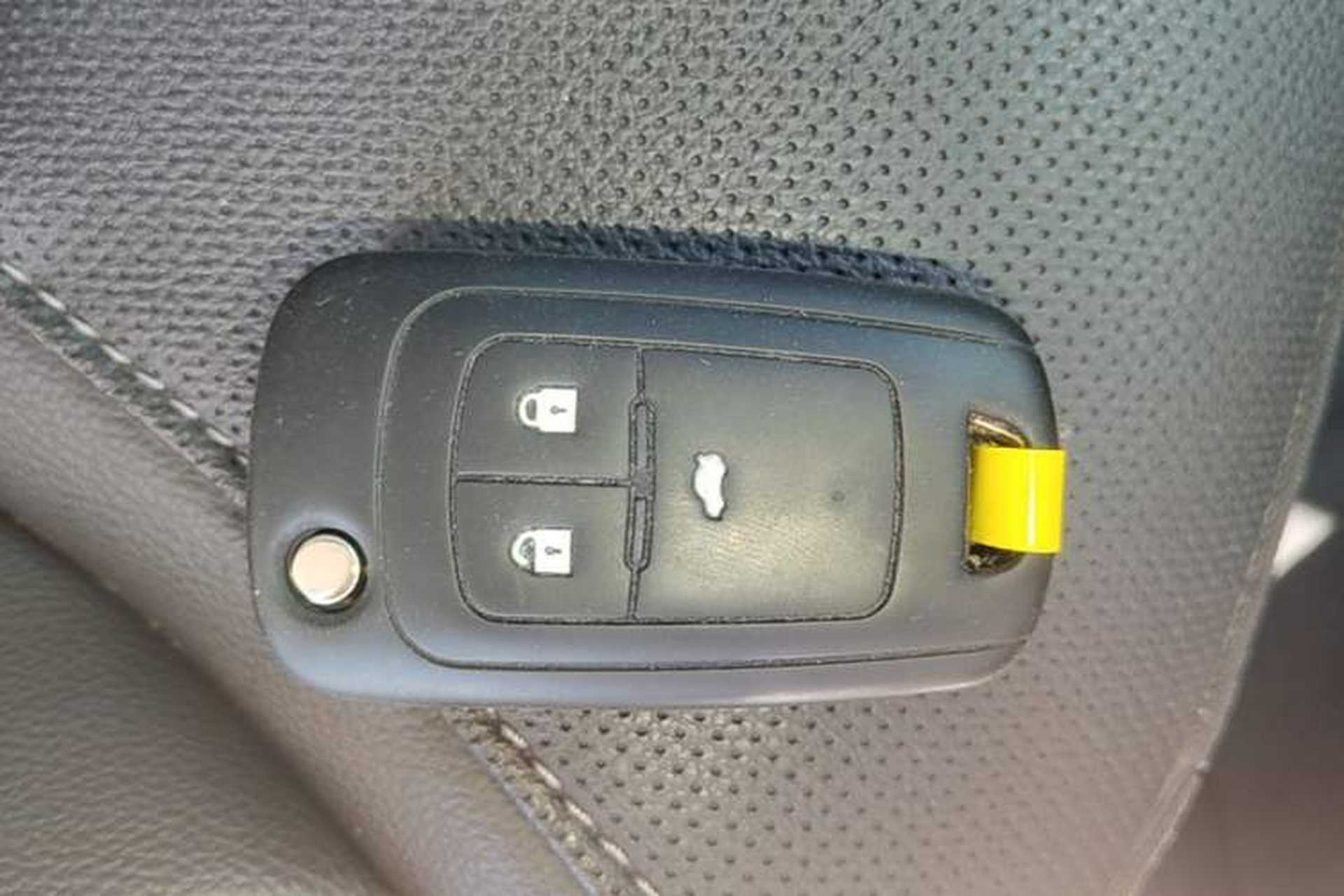 Used Buick GT 2021 Revised Version 1.3T Automatic Mild Hybrid Elite Edition Vehicle Key
