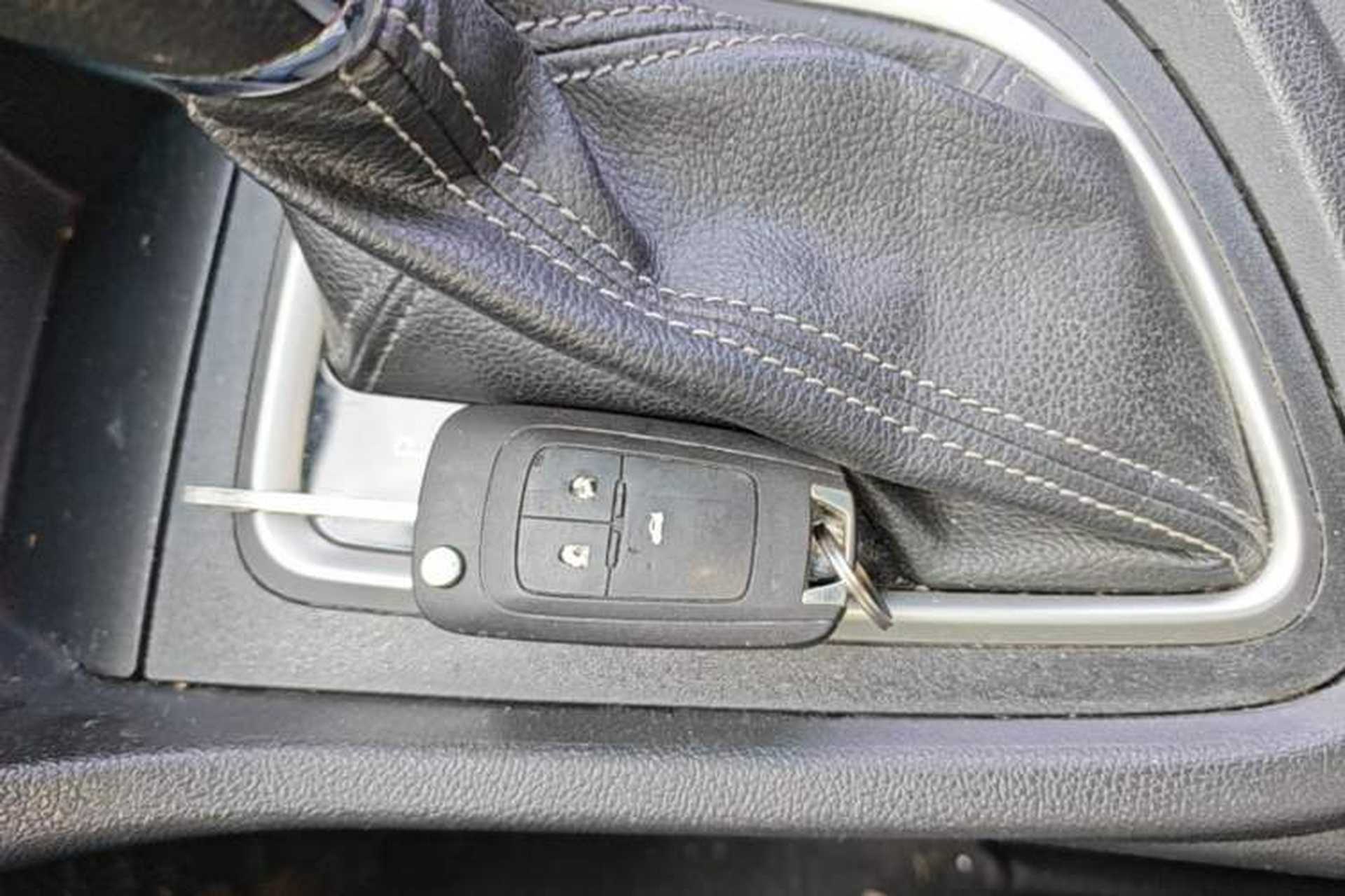 Used Buick GT 2021 Revised Version 1.3T Automatic Mild Hybrid Elite Edition Vehicle Key