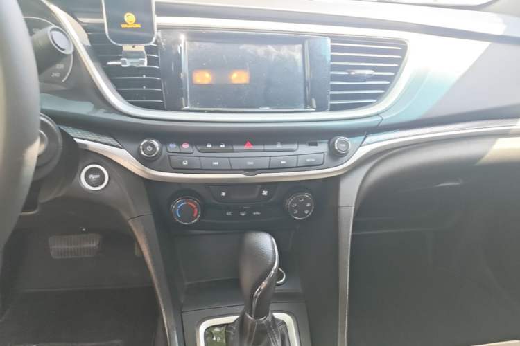Used Buick GT 2021 1.3T Automatic Mild Hybrid Elite Version Audio And AC Panel