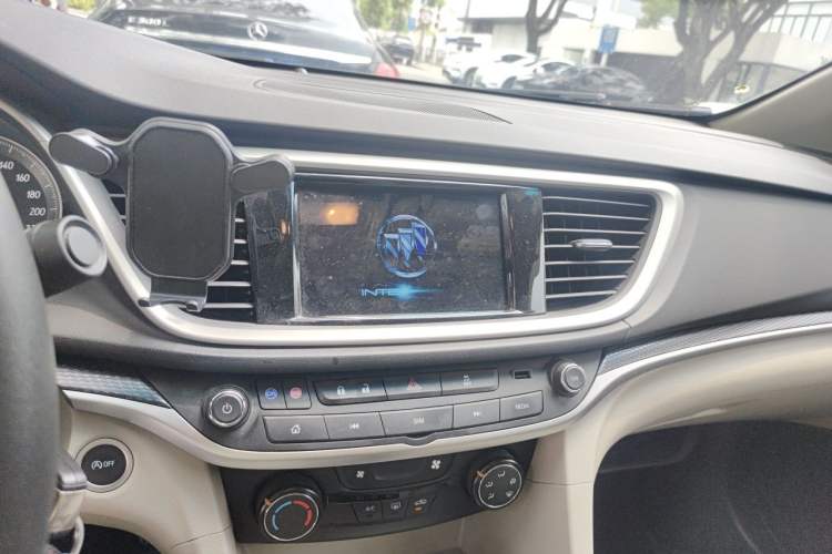Used Buick GT 2021 Exemplar 1.5L Automatic Elite Version Audio And AC Panel