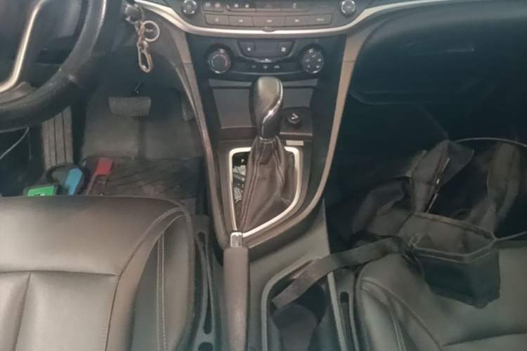 Used Buick GT 2021 Revised Version Flagship 1.5L Automatic Elite Edition Gear Lever