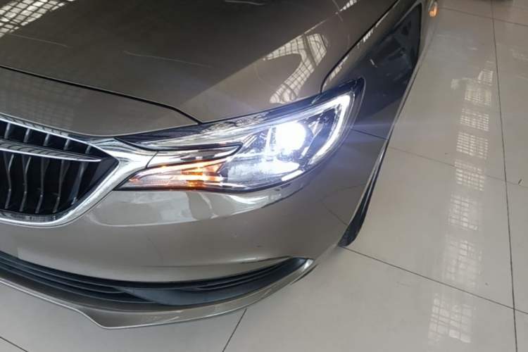 Used Buick GT 2021 Revised Version Flagship 1.5L Automatic Elite Edition Left Front Headlight