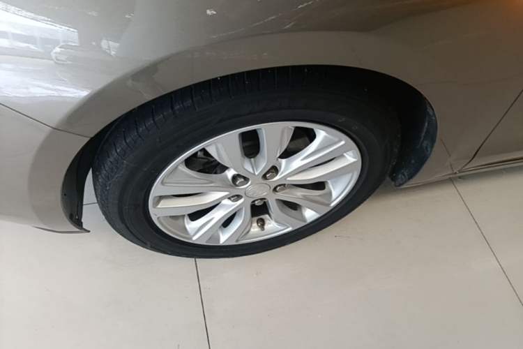 Used Buick GT 2021 Revised Version Flagship 1.5L Automatic Elite Edition Left Front Wheel Hub