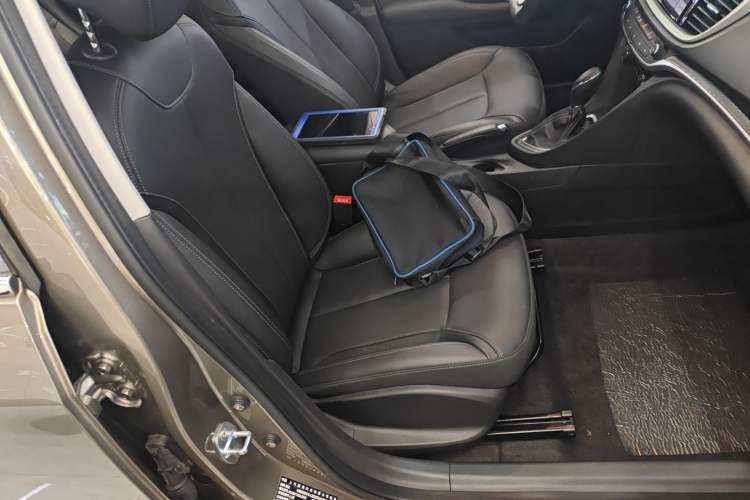 Used Buick GT 2021 Revised Version Flagship 1.5L Automatic Elite Edition Right Front Seat