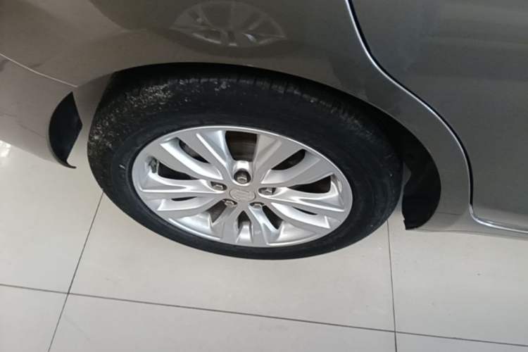 Used Buick GT 2021 Revised Version Flagship 1.5L Automatic Elite Edition Right Rear Wheel Hub