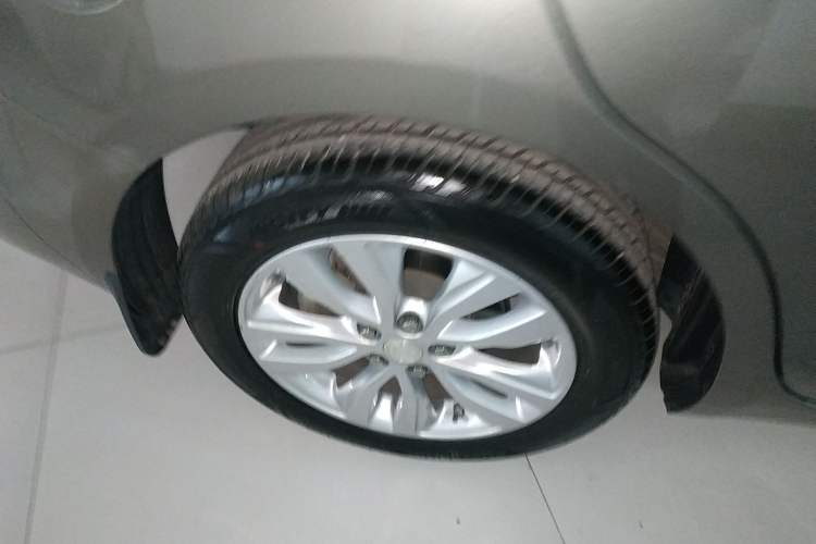 Used Buick GT 2021 1.3T Automatic Mild Hybrid Entry Model Right Rear Wheel Hub