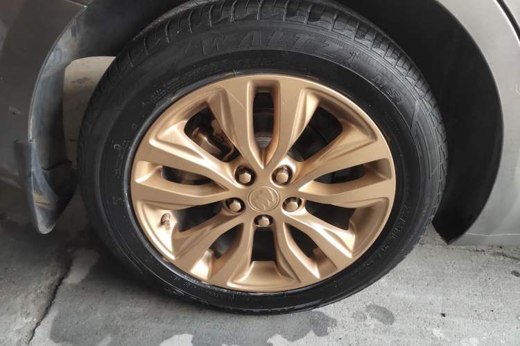 Used Buick GT 2021 Revised Version Flagship 1.5L Automatic Elite Edition Right Rear Wheel Hub