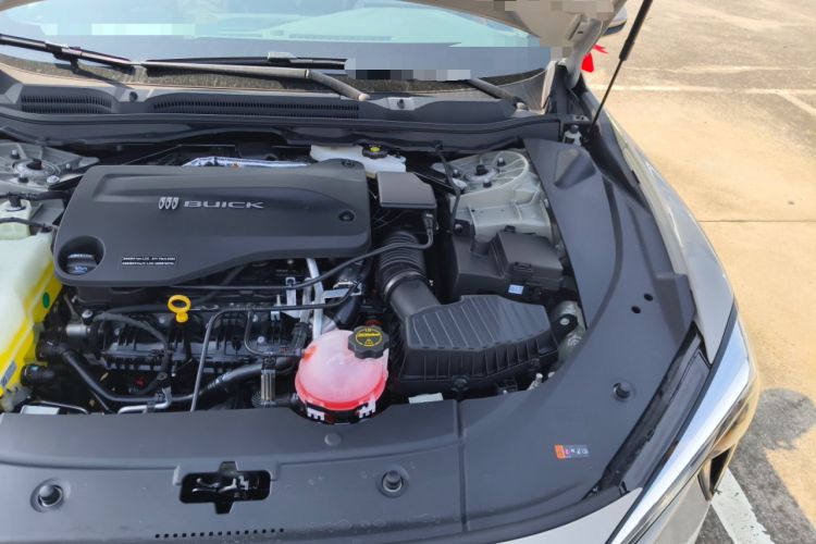 Used Buick L7 2025 Model Luxury Edition Engine Bay Left