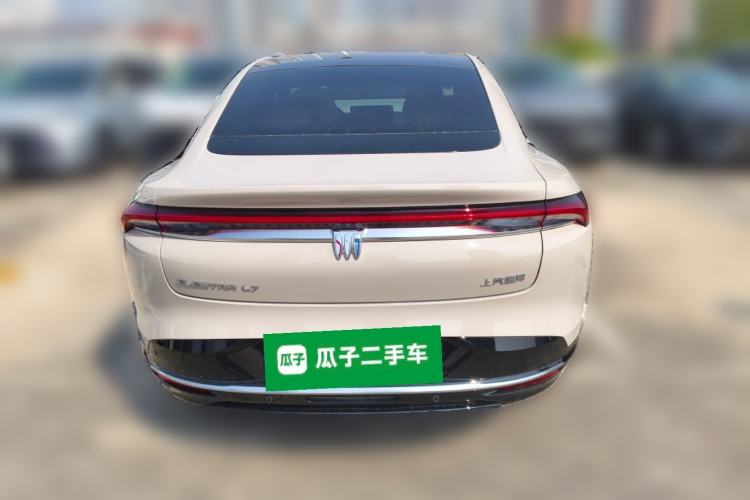 Used Buick L7 2025 Model Luxury Edition Rear