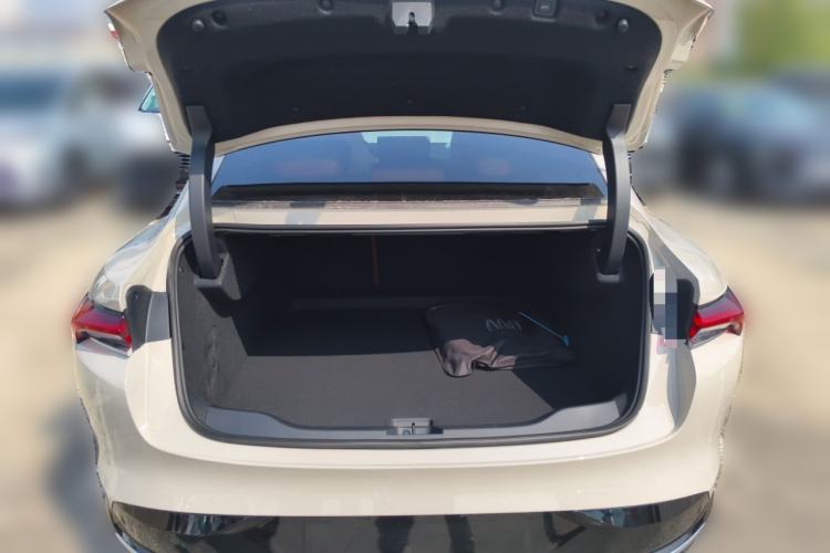 Used Buick L7 2025 Model Luxury Edition Trunk
