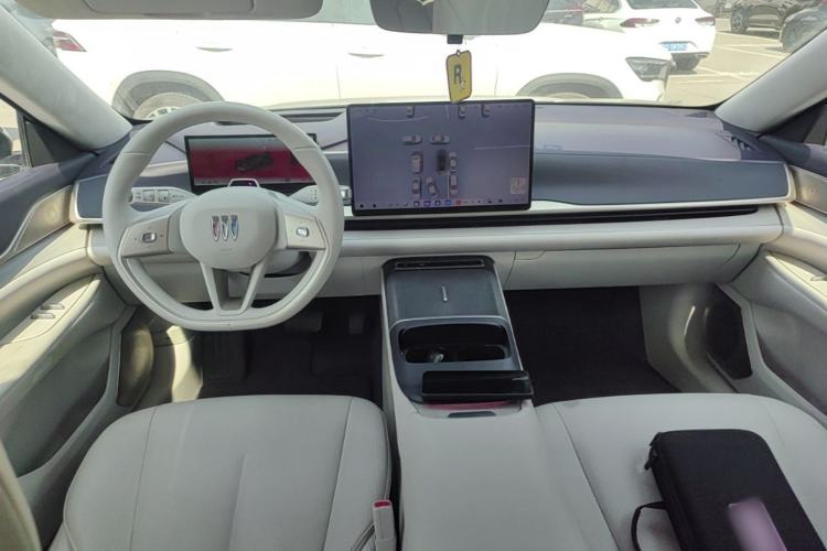 Used Buick L7 2025 Model Aivia Center Console