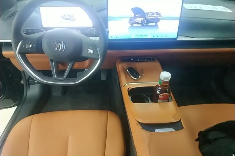 Used Buick L7 2025 Model Luxury Edition Center Console