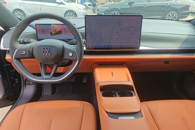Used Buick L7 2025 Model Luxury Edition Center Console