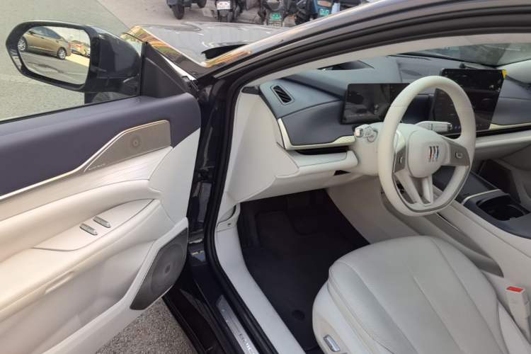 Used Buick L7 2025 Model Aivia Driver Seat