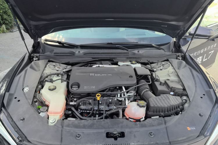 Used Buick L7 2025 Model Aivia Engine Bay