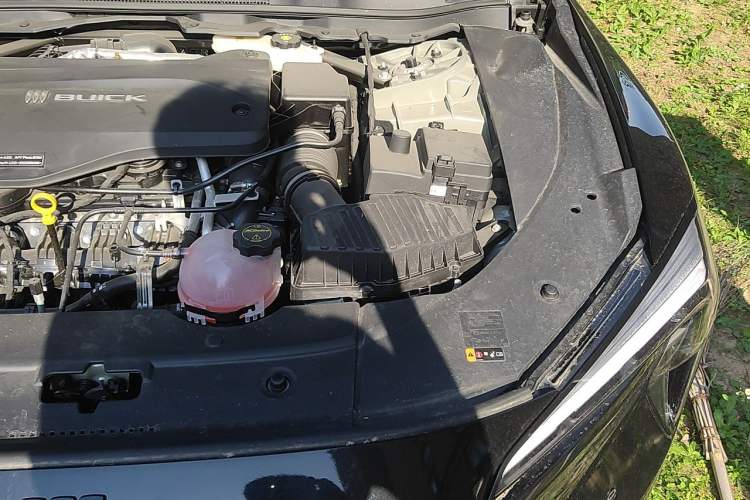Used Buick L7 2025 Model Luxury Leisure Smart Driving Edition Engine Bay Left