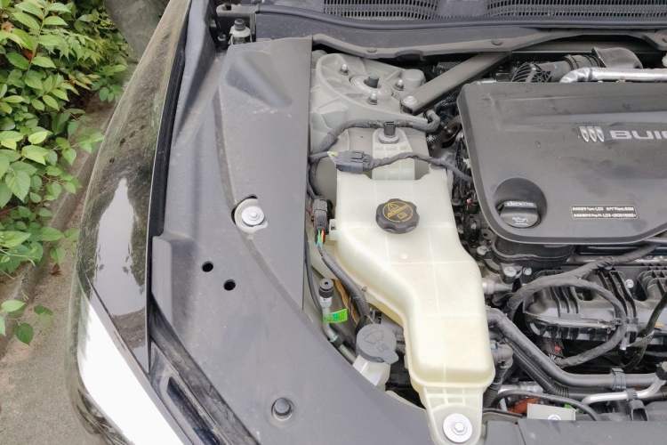 Used Buick L7 2025 Model Prestige Edition Engine Bay Right