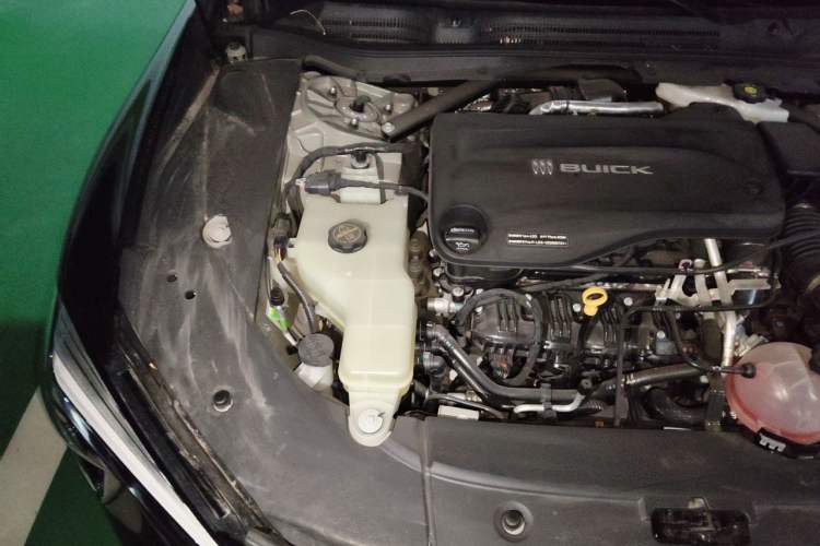 Used Buick L7 2025 Model Aivia Engine Bay Right