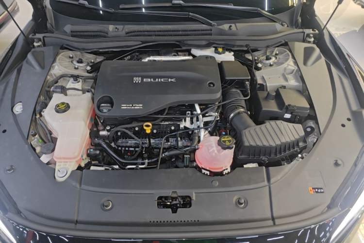 Used Buick L7 2025 Model Prestige Edition Engine Bay