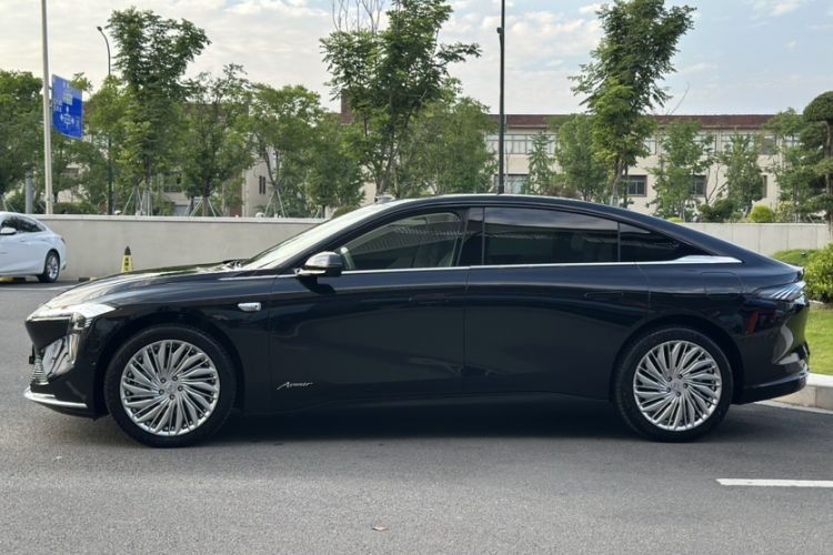 Used Buick L7 2025 Model Aivia Exterior 1