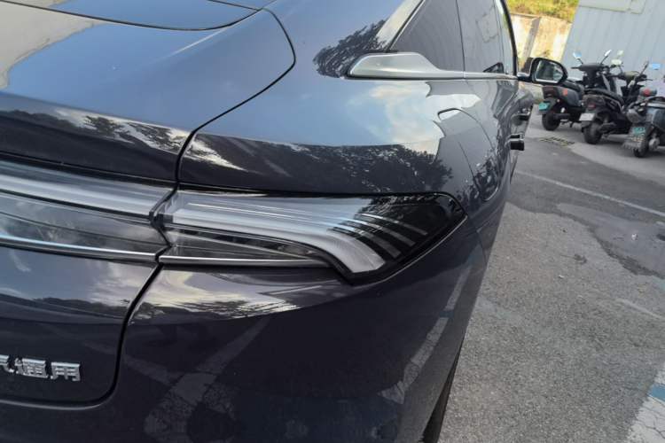 Used Buick L7 2025 Model Aivia Exterior 3