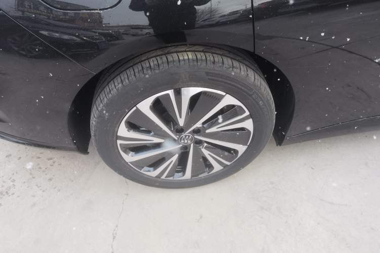 Used Buick L7 2025 Model Luxury Edition Exterior 5