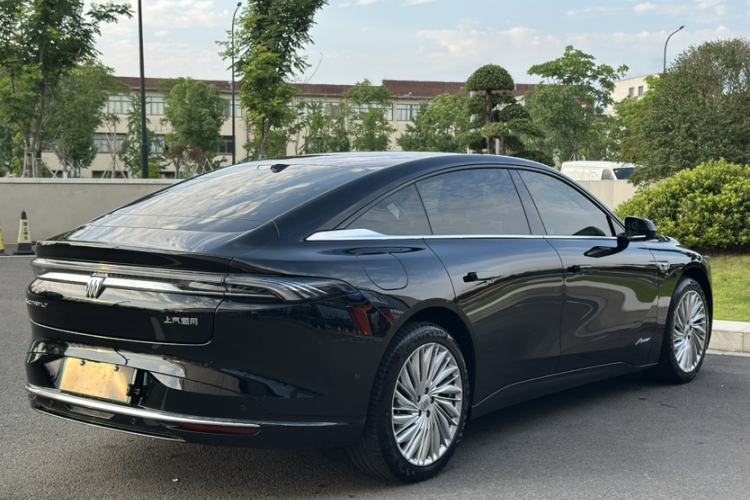 Used Buick L7 2025 Model Aivia Exterior 7