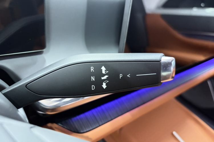Used Buick L7 2025 Model Luxury Edition Gear Lever